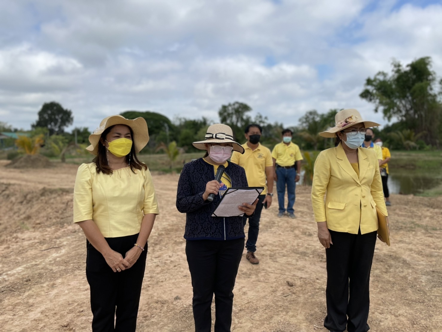 #พช_ชัยภูมิ จัดกิจกรรม “โครงการ พช.ชัยภูมิ “รวมใจไทย ปลูกต้นไม้ เพื่อแผ่นดิน” สืบสานสู่ 100 ล้านต้น เนื่องในวันต้นไม้ประจำปีของชาติ พ.ศ.2565