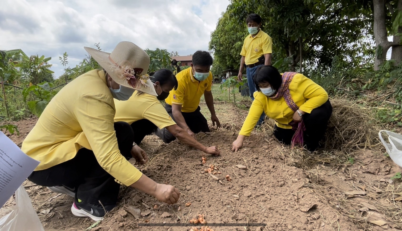#พช_ชัยภูมิ จัดกิจกรรม “โครงการ พช.ชัยภูมิ “รวมใจไทย ปลูกต้นไม้ เพื่อแผ่นดิน” สืบสานสู่ 100 ล้านต้น เนื่องในวันต้นไม้ประจำปีของชาติ พ.ศ.2565
