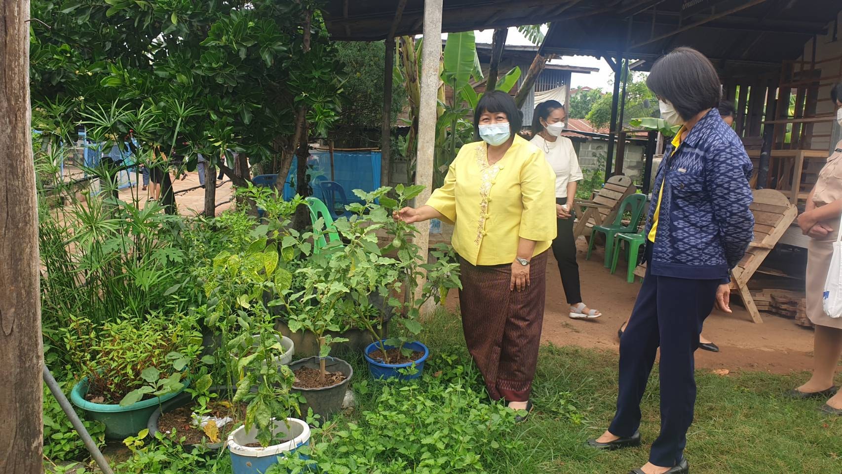 จังหวัดชัยภูมิ #ผู้ตรวจราชการกรมการพัฒนาชุมชน เขตตรวจราชการที่ 13 (นางสงวน มะเสนา) ลงพื้นที่ร่วมติดตามการดำเนินงานการขจัดความยากจนและพัฒนาคนทุกช่วงวัยฯ “1 อำเภอ 1 Case study ” อำเภอแก้งคร้อ