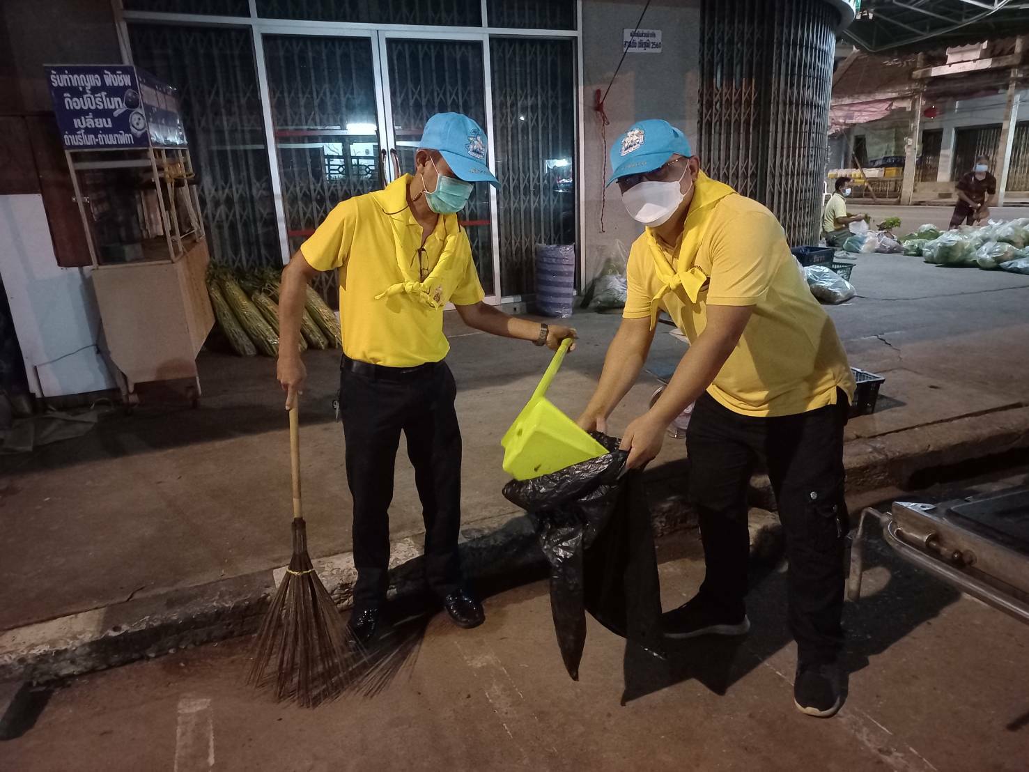 #พช_ชัยภูมิ ร่วมจัดเก็บขยะมูลฝอยและสิ่งปฏิกูลเพื่อป้องกันและแก้ไขปัญหาน้ำท่วมขังในเขตเทศบาลเมืองชัยภูมิ