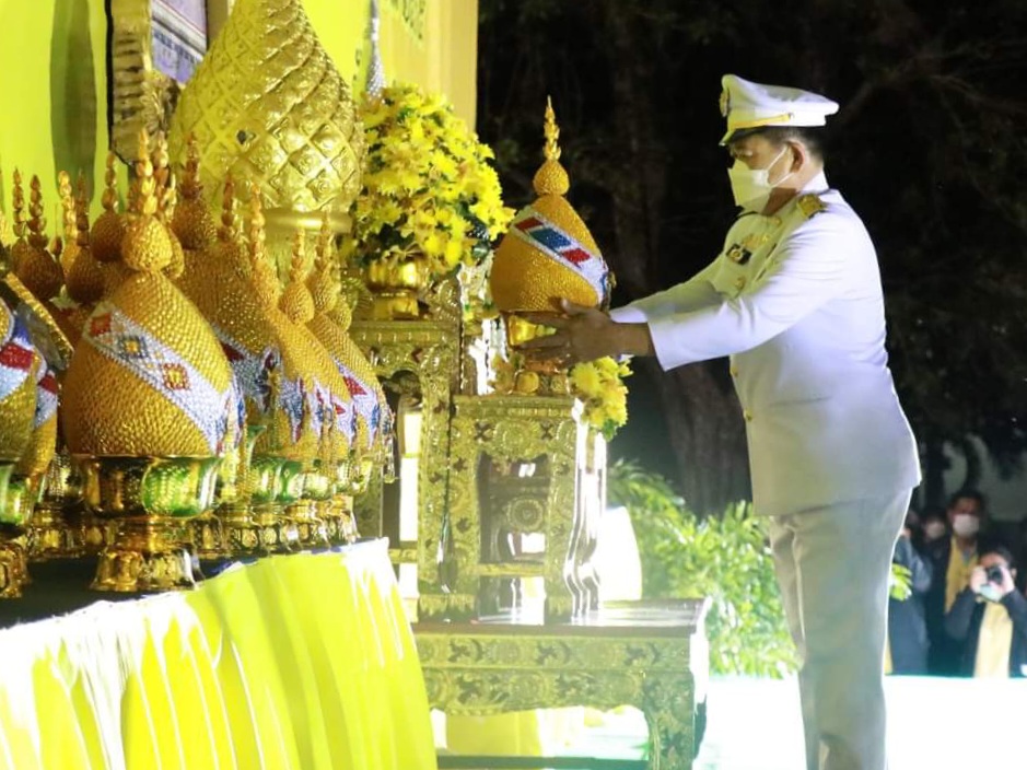 #พช_ชัยภูมิ ร่วมการประกอบพิธีถวายเครื่องราชสักการะและวางพานพุ่ม และพิธีจุดเทียนถวายพระพรชัยมงคล เฉลิมพระเกียรติพระบาทสมเด็จพระเจ้าอยู่หัว เนื่องในโอกาสวันเฉลิมพระชนมพรรษา วันที่ 28 กรกฎาคม 2565