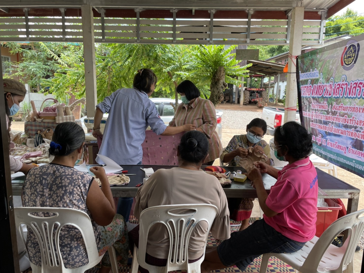 #พช_ชัยภูมิ ส่งเสริมสนับสนุนการพัฒนาผลิตภัณฑ์ของฝากของที่ระลึก ชุมชนท่องเที่ยว OTOP นวัตวิถี บ้านไทรงาม หมู่ที่ 11 ต.วังชมภู อ.หนองบัวแดง จ.ชัยภูมิ