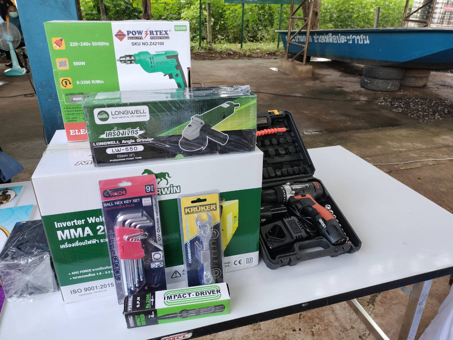 #พช_ชัยภูมิ ร่วมกิจกรรมการสนับสนุนและตรวจติดตามการดำเนินงาน 1 ครัวเรือน 1 ตำบล ต้นแบบ และมอบเงินสนับสนุนจากกองทุนถวายช้างแด่เจ้าพ่อพญาแลเพื่อใช้ในการขับเคลื่อนนโยบายการขจัดความยากจนและพัฒนาคนทุกช่วงวัยอย่างยั่งยืนตามหลักปรัชญาของเศรษฐกิจพอเพียงในพื้นที่อำเภอจัตุรัส