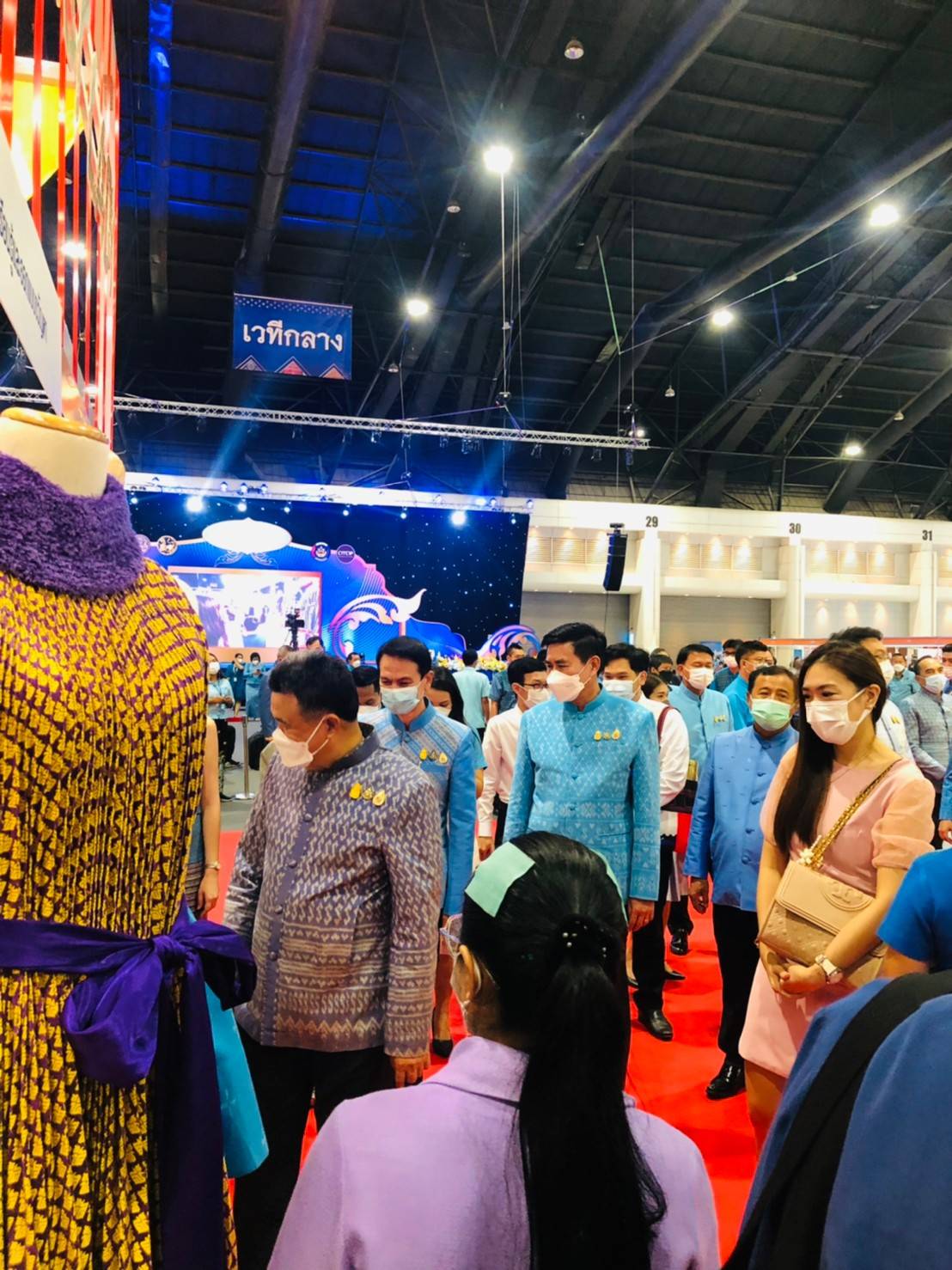 ❇️❇️พช.ชัยภูมิ ร่วมพิธีเปิดงาน otop ศิลปาชีพประทีปไทย otop ก้าวไกลด้วยพระบารมี ??