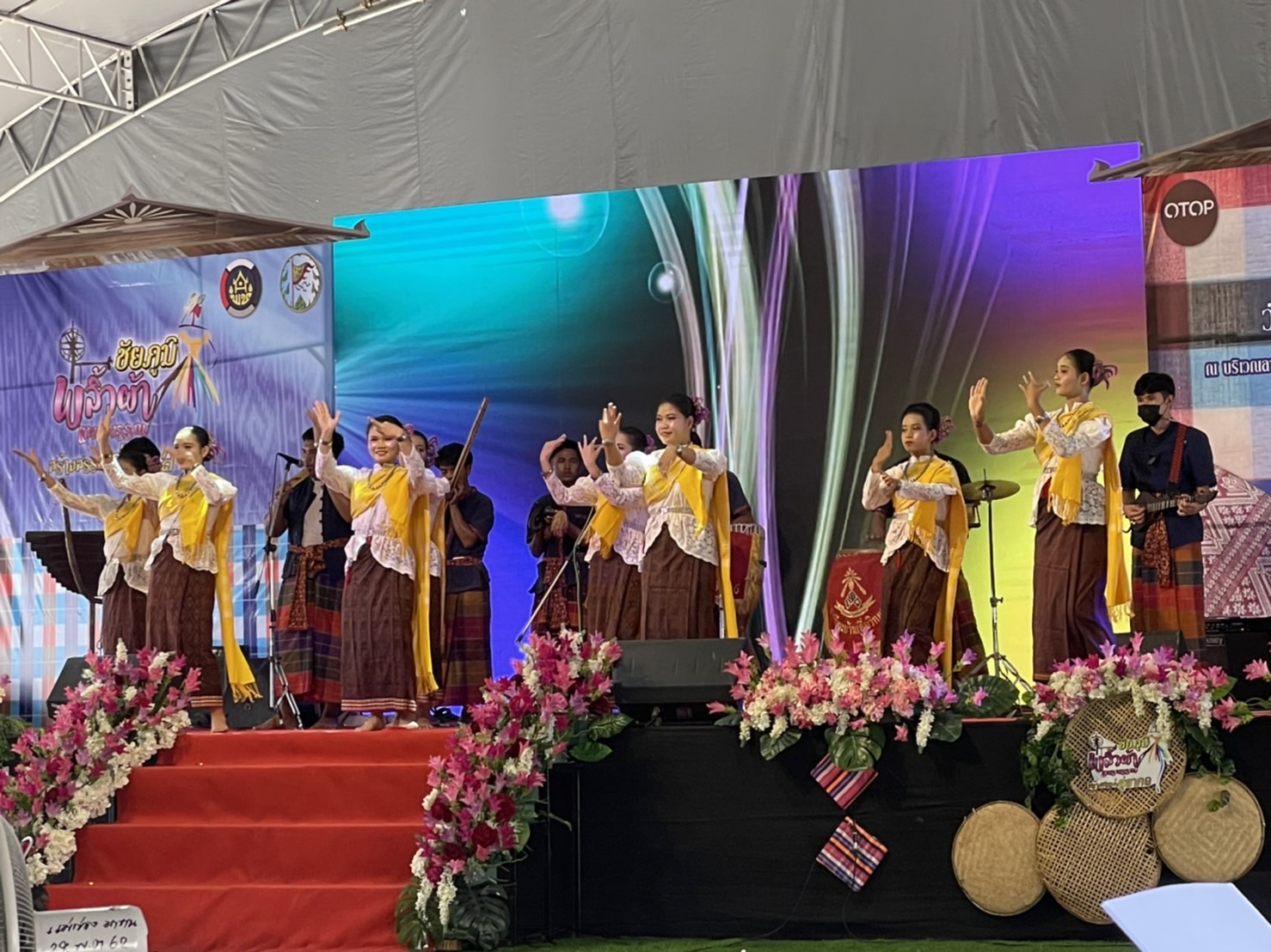 #พช_ชัยภูมิ จัดงาน “ชัยภูมิพลิ้วผ้าแพรพรรณ สร้างสรรค์สู่สากล” กิจกรรมจัดแสดง จำหน่ายสินค้า และแสดงแฟชั่นโชว์ ตามโครงการพัฒนาการแปรรูปสินค้าเกษตรเพื่อให้ได้มาตรฐาน (งบพัฒนาจังหวัด)