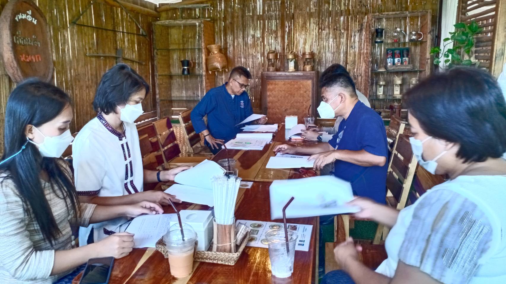 #พช_ชัยภูมิ ติดตามการดำเนินงานตามแผนปฏิบัติงานและแผนการใช้จ่ายงบประมาณ และภารกิจสำคัญของกรมการพัฒนาชุมชน ประจำปีงบประมาณ พ.ศ. 2565 ประกอบด้วยอำเภอหนองบัวแดง และอำเภอคอนสาร