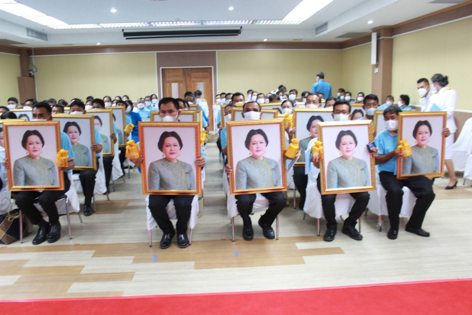 ::> จังหวัดชัยภูมิ จัดพิธีมอบเงินพระราชทานขวัญถุงกองทุนแม่ของแผ่นดิน ประจำปี 2565