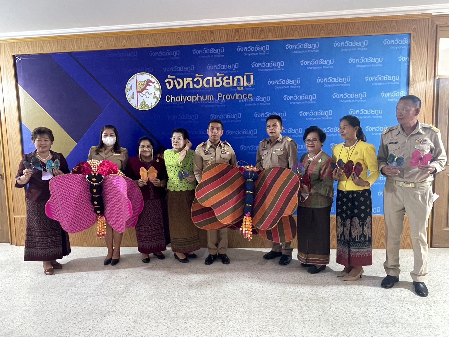 #พช_ชัยภูมิ ส่งมอบผีเสื้อประดิษฐ์ เพื่อร่วมเป็นส่วนหนึ่งของกิจกรรมงานกาชาด ประจำปี 2565 ภายใต้ชื่องาน ” 9 ทศวรรษบารมี สดุดีสภานายิกาสภากาชาดไทย