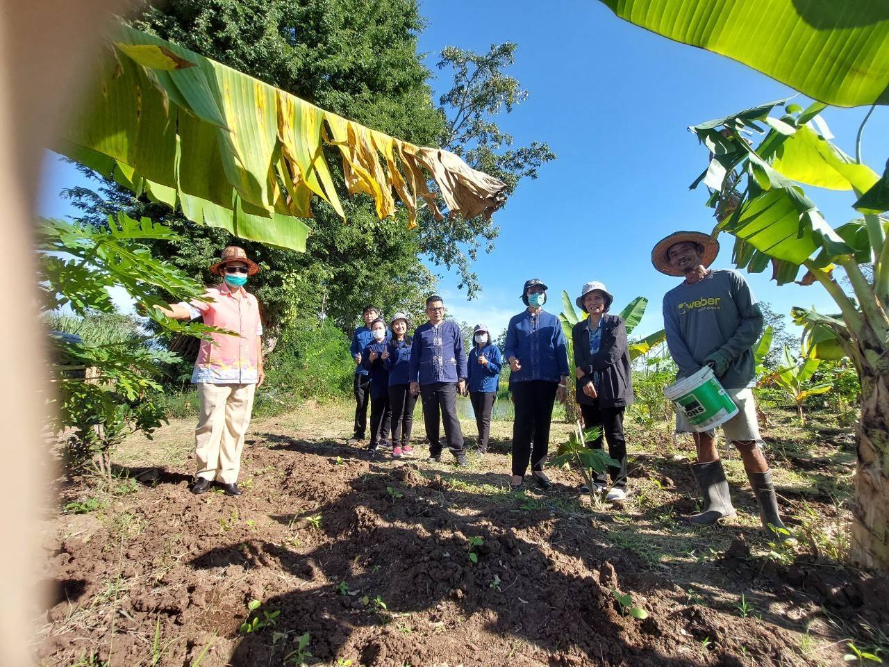 #พช_ชัยภูมิ รับการตรวจติดตาม “นางสงวน มะเสนา ผู้ตรวจราชการกรมการพัฒนาชุมชน เขตตรวจราชการที่ 13” ลงพื้นที่เยี่ยมเยียนหมู่บ้านเศรษฐกิจพอเพียง (พัฒนาศูนย์เรียนรู้ทฤษฎีใหม่รูปแบบ “โคก หนอง นา”) อำเภอจัตุรัส