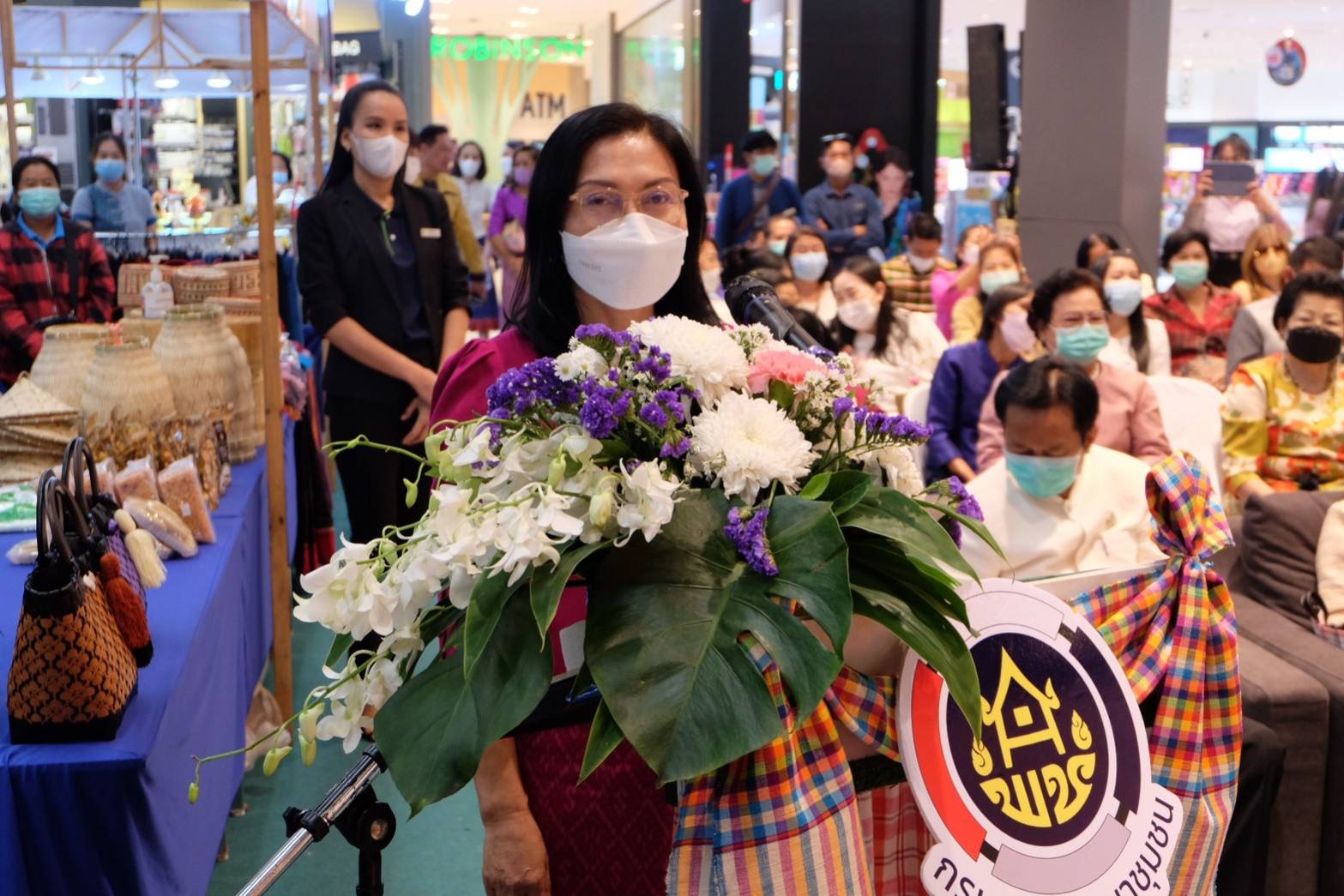 #พช_ชัยภูมิ ขับเคลื่อนกิจกรรม โครงการส่งเสริมช่องทางการตลาดผลิตภัณฑ์กลุ่มอาชีพสมาชิกกองทุนพัฒนาบทบาทสตรี “ เทศกาลของดี ผ้าไหม ผ้าฝ้าย มัดหมี่สตรีชัยภูมิ”