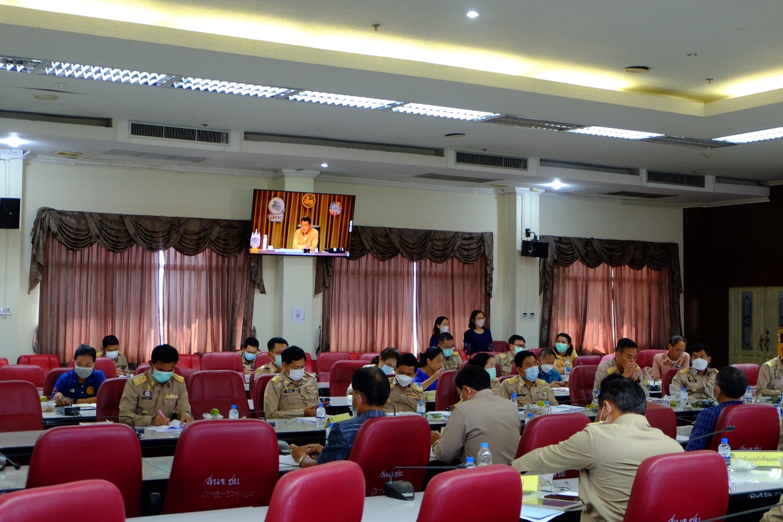 #พช_ชัยภูมิ เข้าร่วมประชุมขับเคลื่อนและติดตามนโยบายของรัฐบาลและภารกิจสำคัญของสำนักงานปลัดกระทรวงมหาดไทย ผ่านระบบวีดิทัศน์ทางไกล (VCS) (เดือนพฤศจิกายน 2565