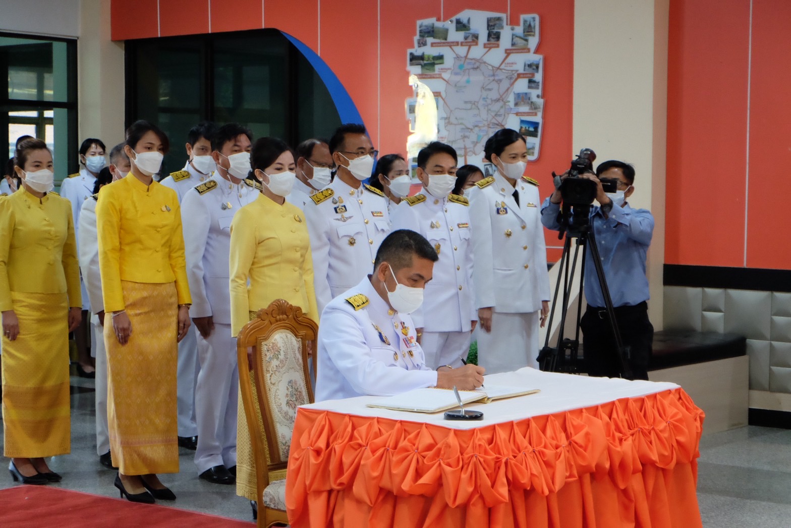 #พช_ชัยภูมิ ร่วมลงนามถวายพระพรสมเด็จพระเจ้าลูกเธอ เจ้าฟ้าพัชรกิติยาภา นเรนทิราเทพยวดี กรมหลวงราชสาริณีสิริพัชร มหาวัชรราชธิดา ทรงหายจากพระอาการประชวรและมีพระพลานามัยแข็งแรงสมบูรณ์โดยเร็ววัน