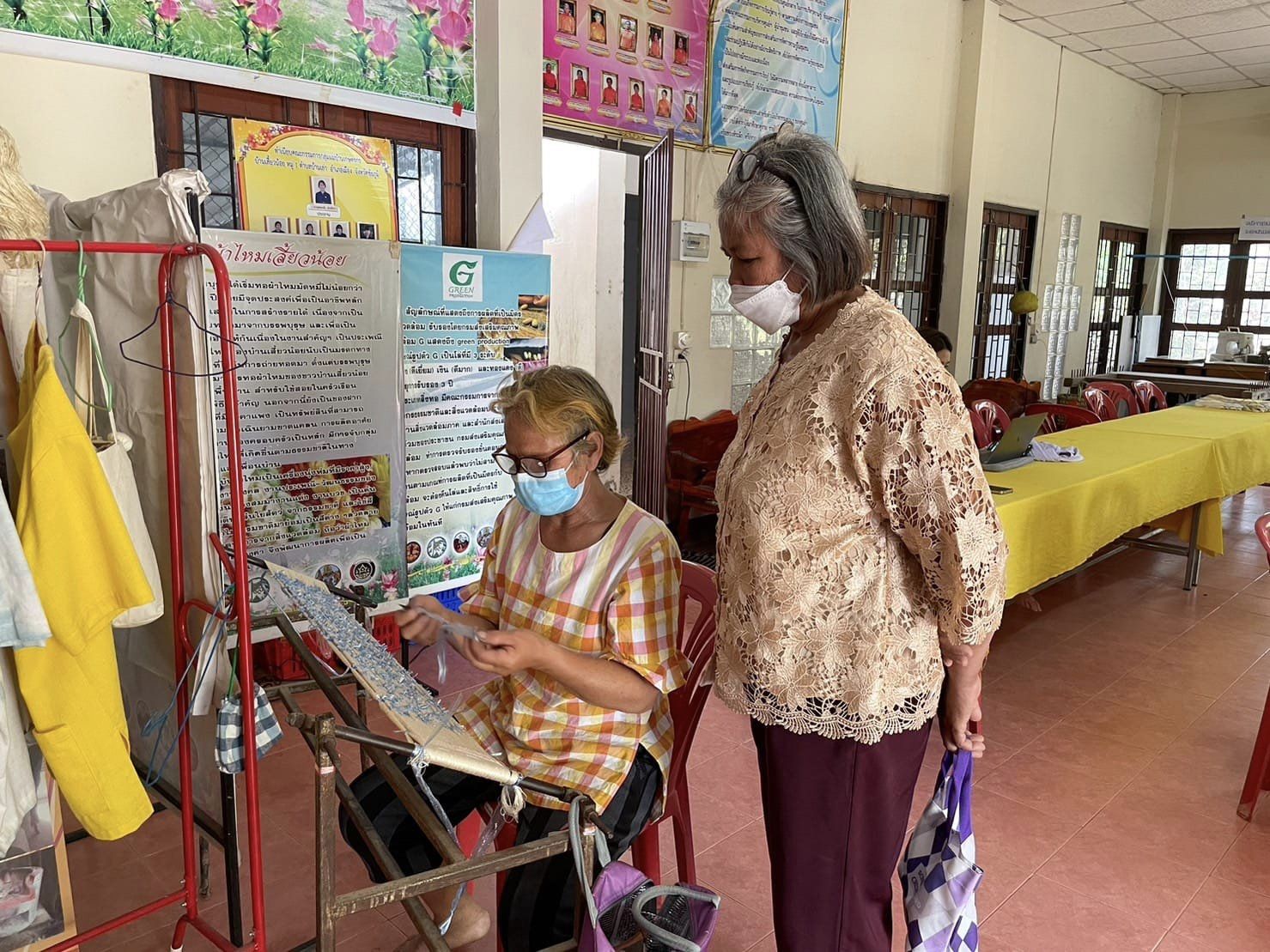 พช.ชัยภูมิ ส่งเสริมการพัฒนาทักษะ/เทคนิคการย้อมสีธรรมชาติ แก่ผู้ผลิตประกอบการผ้า