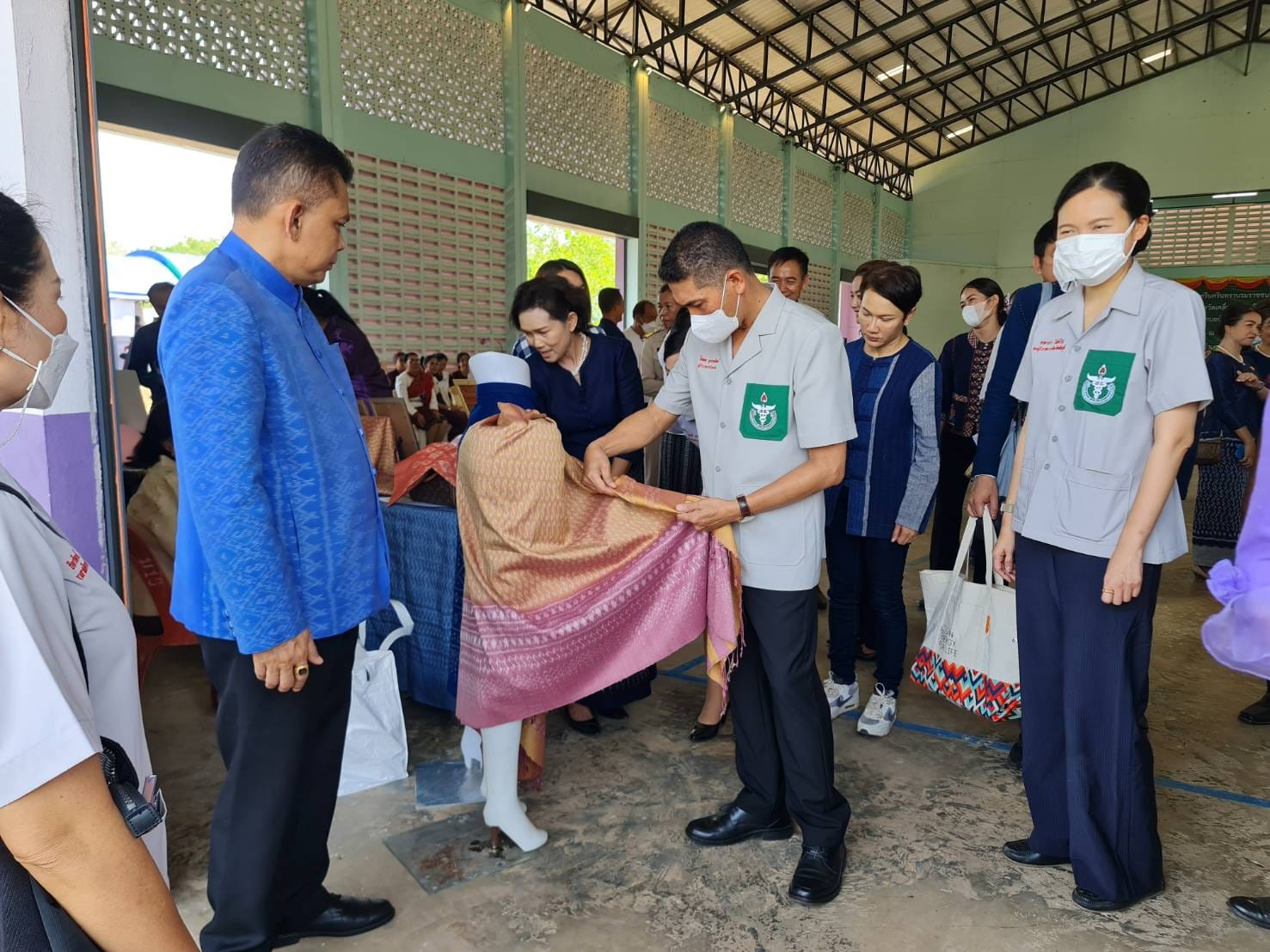 พช_ชัยภูมิ ร่วมโครงการจังหวัดเคลื่อนที่บริการประชาชน ณ โรงเรียนพระธาตุหนองสามหมื่น อำเภอภูเขียวจังหวัดชัยภูมิ