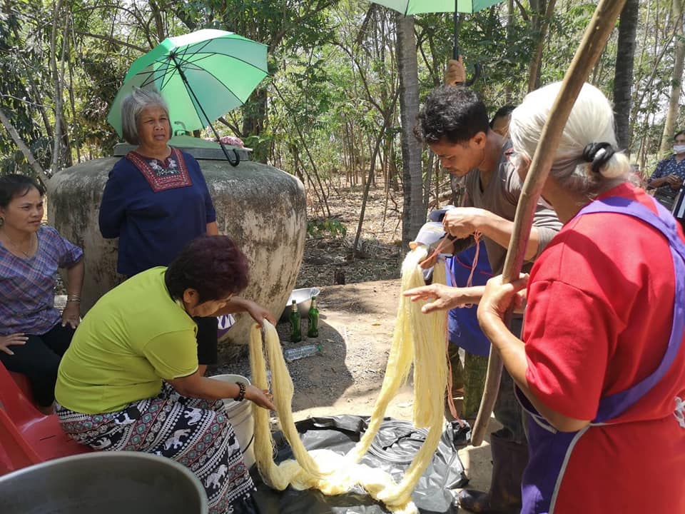 จังหวัดชัยภูมิ ส่งเสริมการพัฒนาทักษะ/เทคนิคการย้อมสีธรรมชาติ