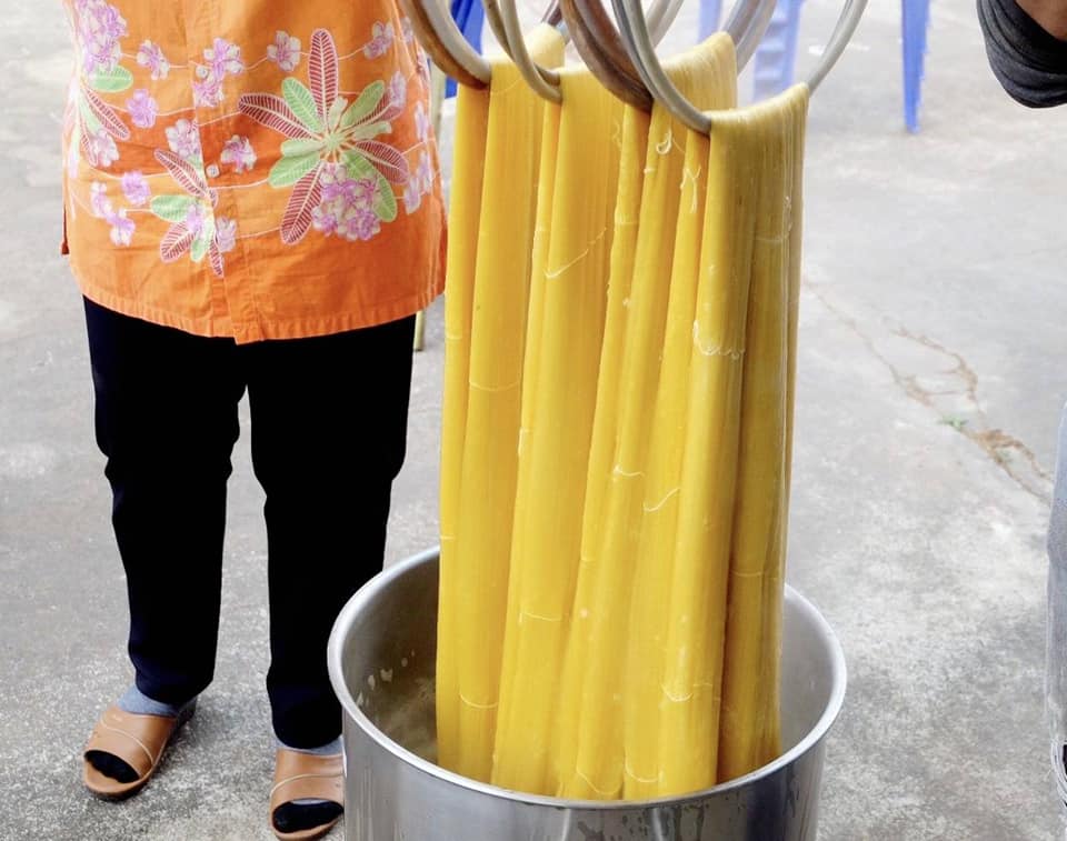 จังหวัดชัยภูมิ  ส่งเสริมการพัฒนาทักษะ/เทคนิคการย้อมสีธรรมชาติ จุดฐานเรียนรู้กลุ่มทอผ้าไหมบ้านหัน หมู่ที่ 5 ตำบลบ้านหัน อำเภอเกษตรสมบูรณ์ จังหวัดชัยภูมิ