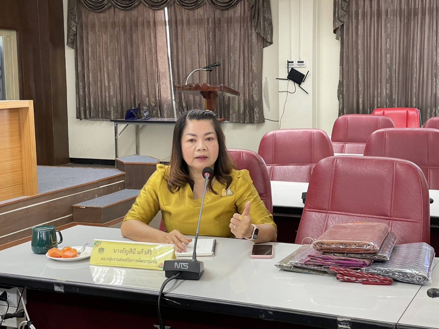 พช.ชัยภูมิ ส่งเสริมผลิตภัณฑ์ทอผ้ามือจังหวัดชัยภูมิให้มีมาตรฐาน