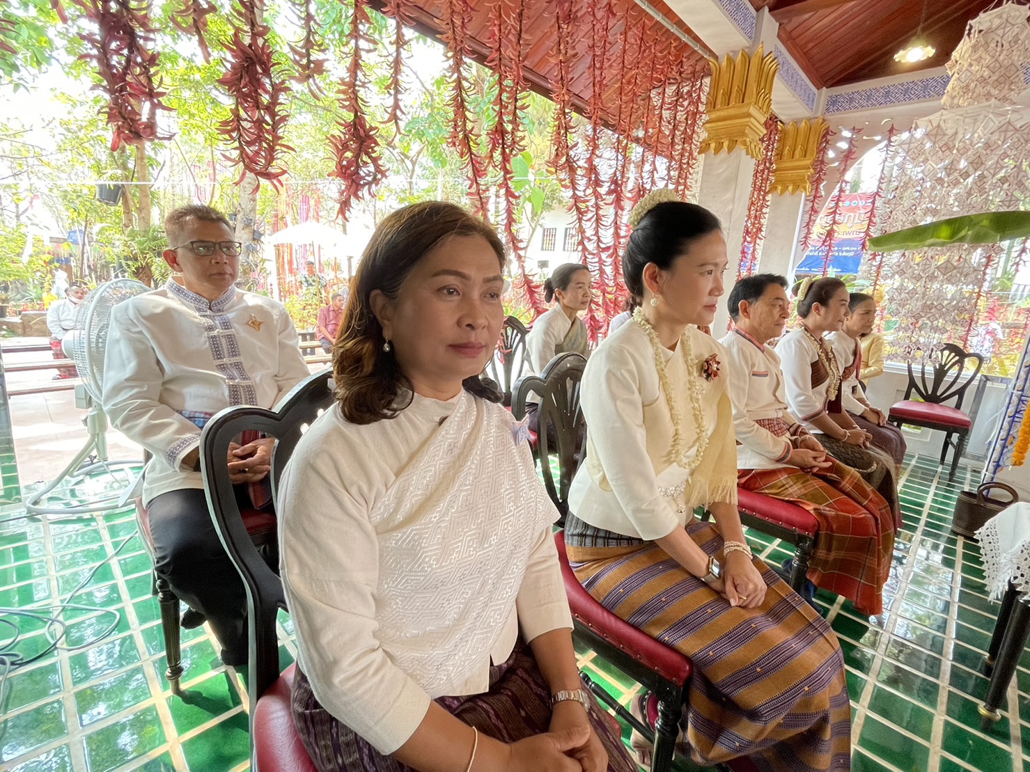 #พช.ชัยภูมิ ร่วมพิธีเปิดโครงการ “หาบน้ำเขื่อนฮดธาตุ พระธาตุชัยภูมิ” และส่งเสริม สนับสนุนร้านค้า OTOP ของดีเมืองพญาแล จำหน่ายแก่นักท่องเที่ยวช่วงเทศกาลสงกรานต์ ประจำปี 2566 