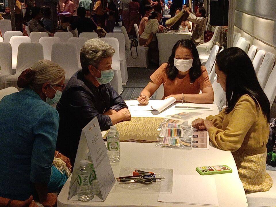 พช.ชัยภูมิ_ สนับสนุนผู้ผลิตผู้ประกอบการกลุ่มทอผ้า เข้ารับการ coaching พัฒนาศักยภาพการผลิตผ้าไทยและงานหัตถกรรมสู่สากล