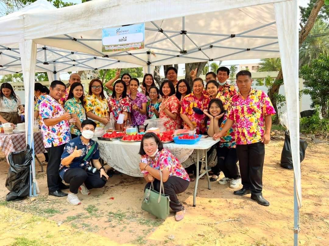 พช.ชัยภูมิ ร่วมรดน้ำขอพรผู้ว่าราชการจังหวัดชัยภูมิ เนื่องในโอกาสวันสงกรานต์ ประจำปี 2566