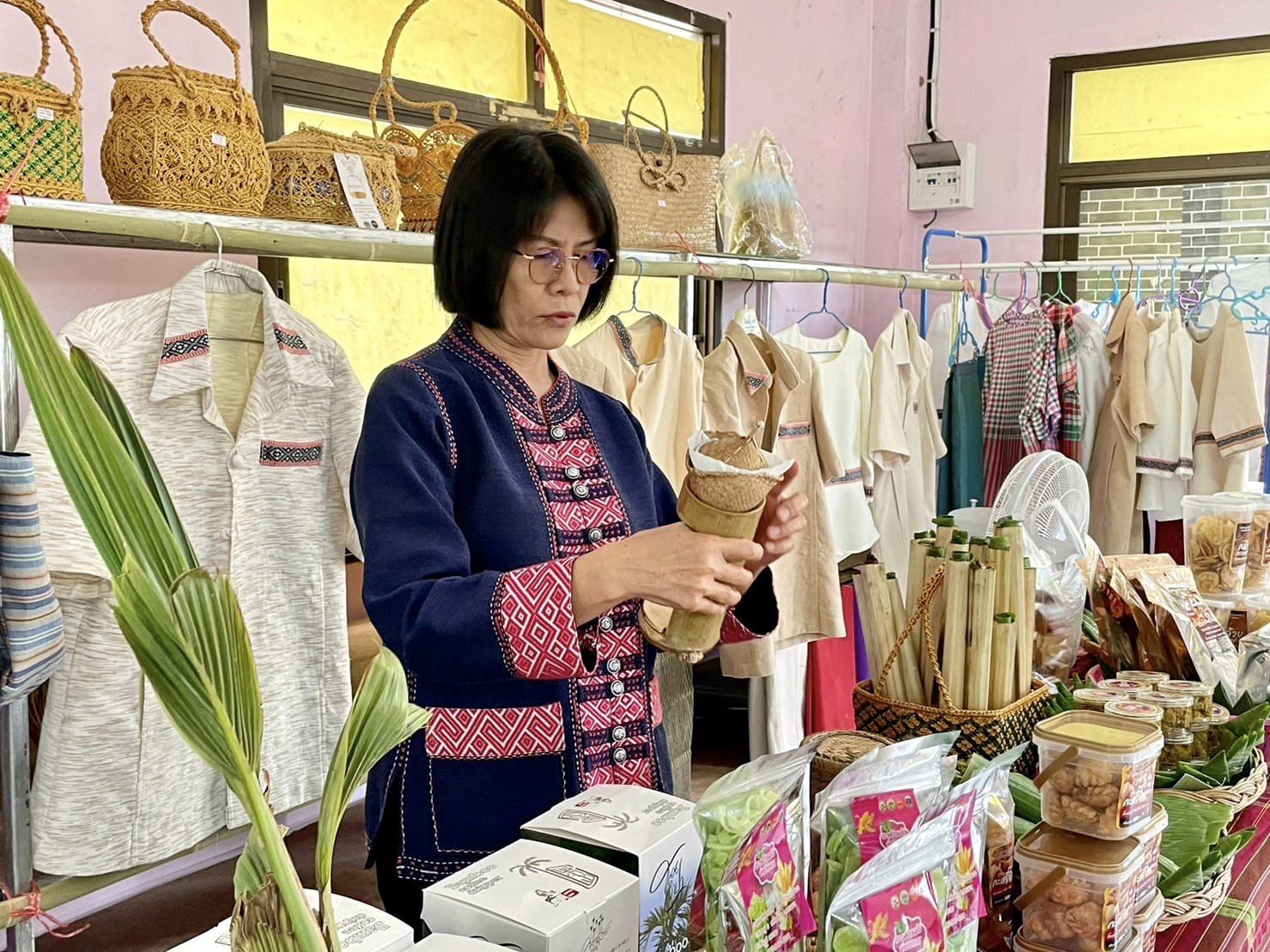 พช._ชัยภูมิ นางสงวน มะเสนา ผู้ตรวจราชการกรมการพัฒนาชุมชน ตรวจติดตามผลการขับเคลื่อนงานพัฒนาชุมชนในพื้นที่อำเภอคอนสาร จังหวัดชัยภูมิ