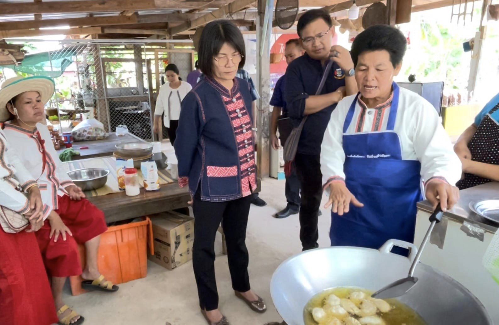พช._ชัยภูมิ นางสงวน มะเสนา ผู้ตรวจราชการกรมการพัฒนาชุมชน ตรวจติดตามผลการขับเคลื่อนงานพัฒนาชุมชนในพื้นที่อำเภอคอนสาร จังหวัดชัยภูมิ