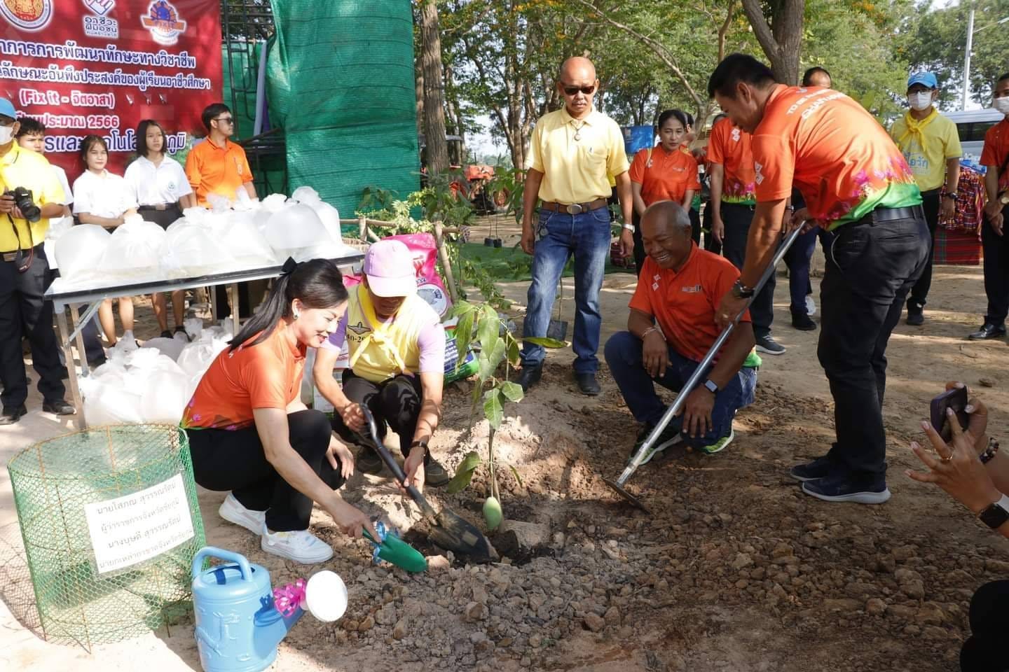 #พช_ชัยภูมิ ร่วมดำเนินโครงการ “ทางนี้มีผล ผู้คนรักกัน” โครงการในพระราชดำริของสมเด็จพระกนิษฐาธิราชเจ้า กรมสมเด็จพระเทพรัตนราชสุดาฯ สยามบรมราชกุมารี