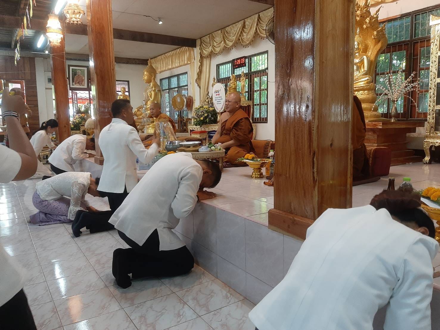 #พช.ชัยภูมิ เข้าร่วมโครงการเข้าวัดปฏิบัติธรรมวันธรรมสวนะ “ครอบครัวหิ้วตะกร้า ศรัทธาอิ่มบุญ อุดหนุนชุมชน”