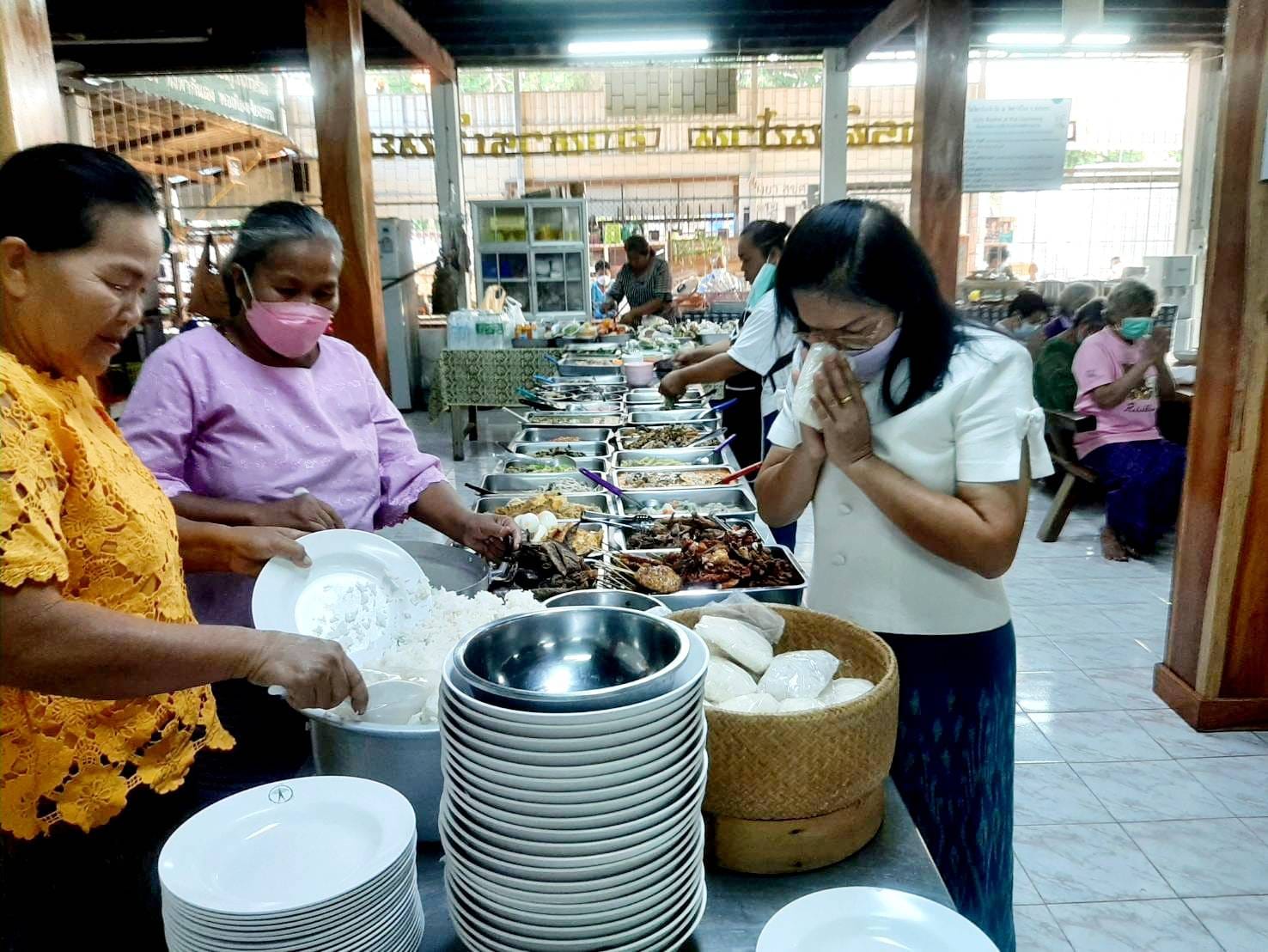 #พช.ชัยภูมิ เข้าร่วมโครงการเข้าวัดปฏิบัติธรรมวันธรรมสวนะ “ครอบครัวหิ้วตะกร้า ศรัทธาอิ่มบุญ อุดหนุนชุมชน”