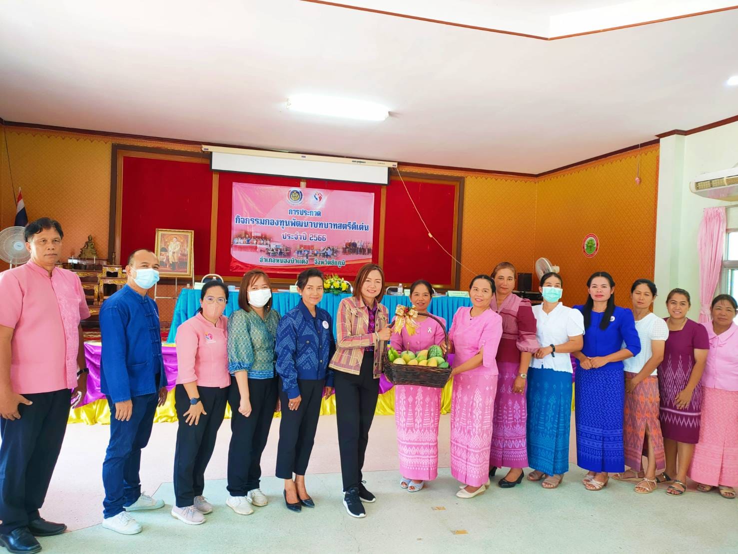 พช.ชัยภูมิ ลงพื้นที่คัดเลือกคนกองทุนพัฒนาบทบาทสตรีดีเด่น ตามโครงการเชิดชูเกียรติคนกองทุนพัฒนาบทบาทสตรี ประจำปี ๒๕๖๖ ระดับกลุ่มโซน รอบคัดเลือก