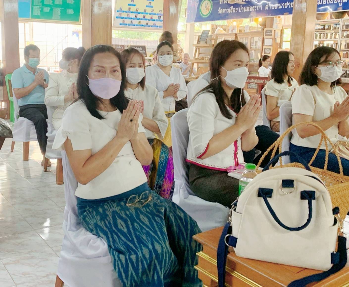 #พช.ชัยภูมิ เข้าร่วมโครงการเข้าวัดปฏิบัติธรรมวันธรรมสวนะ “ครอบครัวหิ้วตะกร้า ศรัทธาอิ่มบุญ อุดหนุนชุมชน”