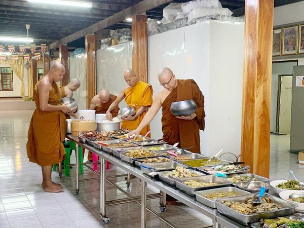 #พช.ชัยภูมิ เข้าร่วมโครงการเข้าวัดปฏิบัติธรรมวันธรรมสวนะ “ครอบครัวหิ้วตะกร้า ศรัทธาอิ่มบุญ อุดหนุนชุมชน”