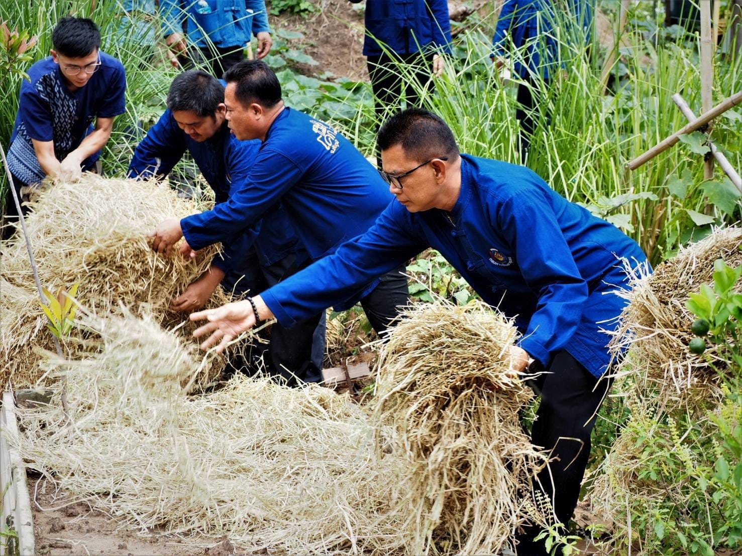 #พช.ชัยภูมิ จัดกิจกรรมเอามื้อสามัคคี เสริมทักษาชีวิตวิถีใหม่เยาวชนไทยสร้างอาหารเป็นเพื่อความมั่นคงทางอาหาร