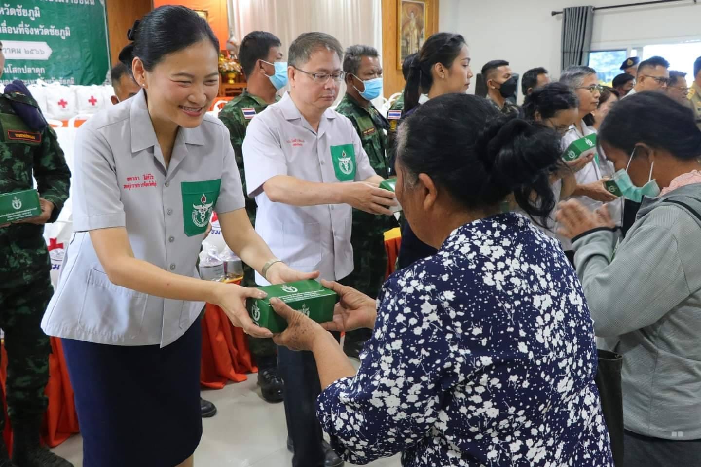 พช_ชัยภูมิ นำกิจกรรมพัฒนาชุมชนร่วมออกหน่วยแพทย์อาสาสมเด็จพระศรีนครินทราบรมราชชนนี(พอ.สว.) จังหวัดชัยภูมิ และโครงการจังหวัดเคลื่อนที่บริการประชาชน ประจำเดือน ธันวาคม 2566