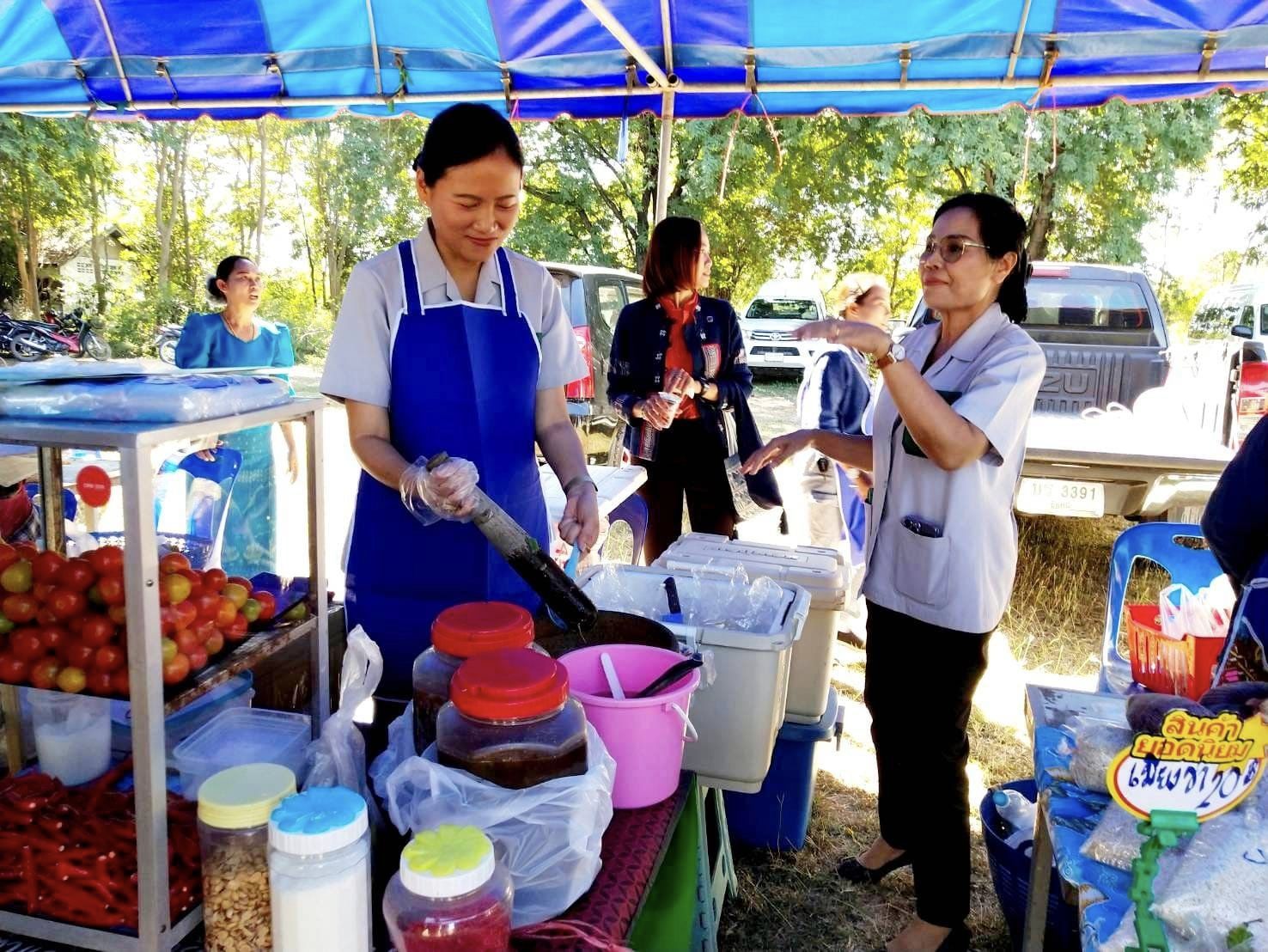 พช_ชัยภูมิ นำกิจกรรมพัฒนาชุมชนร่วมออกหน่วยแพทย์อาสาสมเด็จพระศรีนครินทราบรมราชชนนี(พอ.สว.) จังหวัดชัยภูมิ และโครงการจังหวัดเคลื่อนที่บริการประชาชน ประจำเดือน ธันวาคม 2566