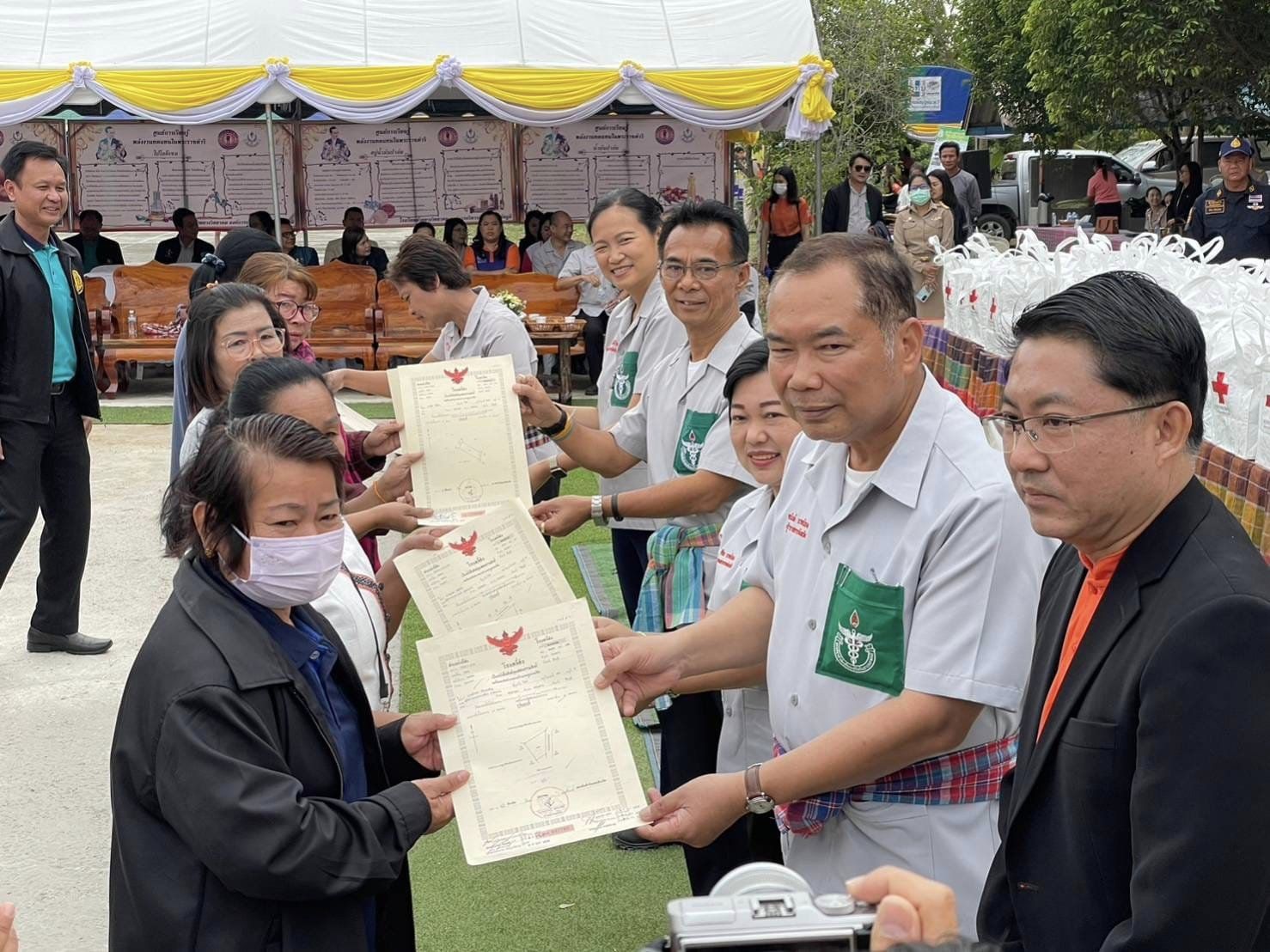 พช_ชัยภูมิ>> นำกิจกรรมพัฒนาชุมชนร่วมออกหน่วยแพทย์อาสาสมเด็จพระศรีนครินทราบรมราชชนนี (พอ.สว.) จังหวัดชัยภูมิ และโครงการจังหวัดเคลื่อนที่บริการประชาชน ประจำเดือน มกราคม 2567