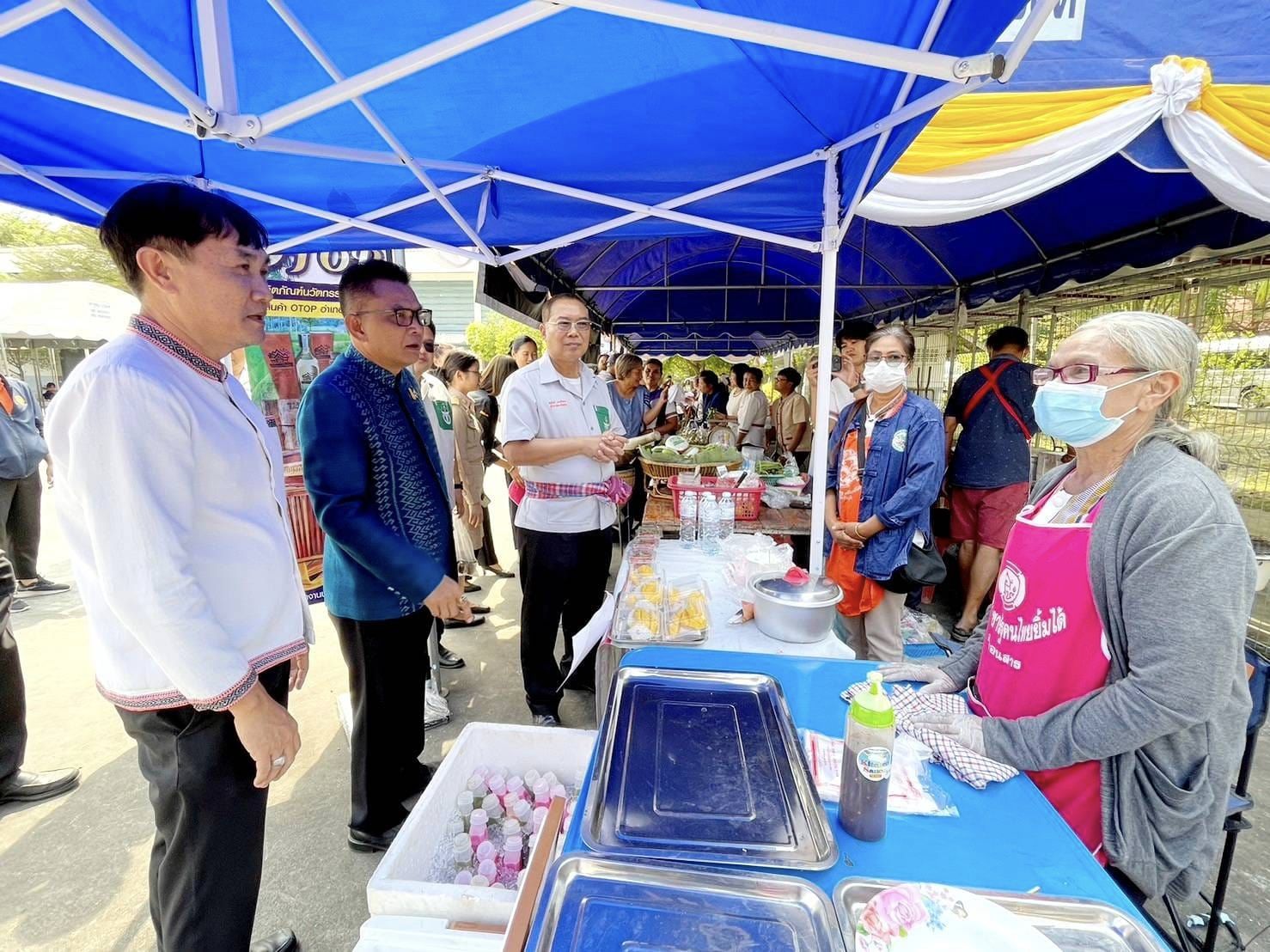 พช_ชัยภูมิ>> นำกิจกรรมพัฒนาชุมชนร่วมออกหน่วยแพทย์อาสาสมเด็จพระศรีนครินทราบรมราชชนนี (พอ.สว.) จังหวัดชัยภูมิ และโครงการจังหวัดเคลื่อนที่บริการประชาชน ประจำเดือน มกราคม 2567