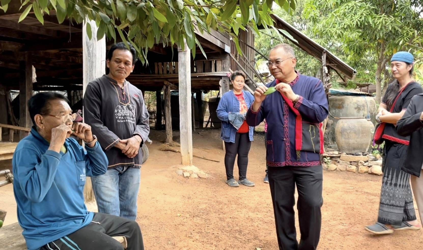 ผู้ว่าราชการจังหวัดชัยภูมิ นำส่วนราชการเยี่ยมชมกิจกรรมชุมชนท่องเที่ยวเชิงวัฒนธรรม “ชนเผ่าญัฮกุร” อำเภอเทพสถิต