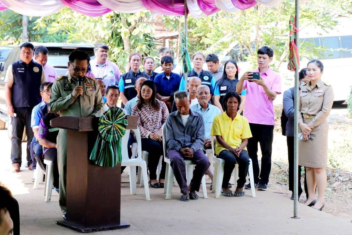 พช_ชัยภูมิ ร่วมส่งมอบบ้าน “ชัยภูมิร่วมใจ ซ่อมแซม/ปรับปรุงที่อยู่อาศัยให่ครัวเรือนยากจน TPMAP อยู่เย็น เป็นสุข” ที่อำเภอหนองบัวระเหว