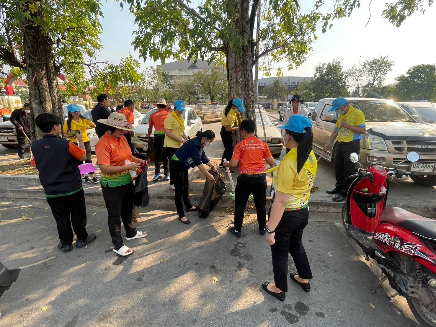 พช.ชัยภูมิ เข้ากิจกรรม “เมืองชัยภูมิสะอาด Big Cleaning” ทำความสะอาดอาคารสถานที่ราชการ ให้สะอาด เป็นระเบียบเรียบร้อย และสร้างความสามัคคีของบุคลากร