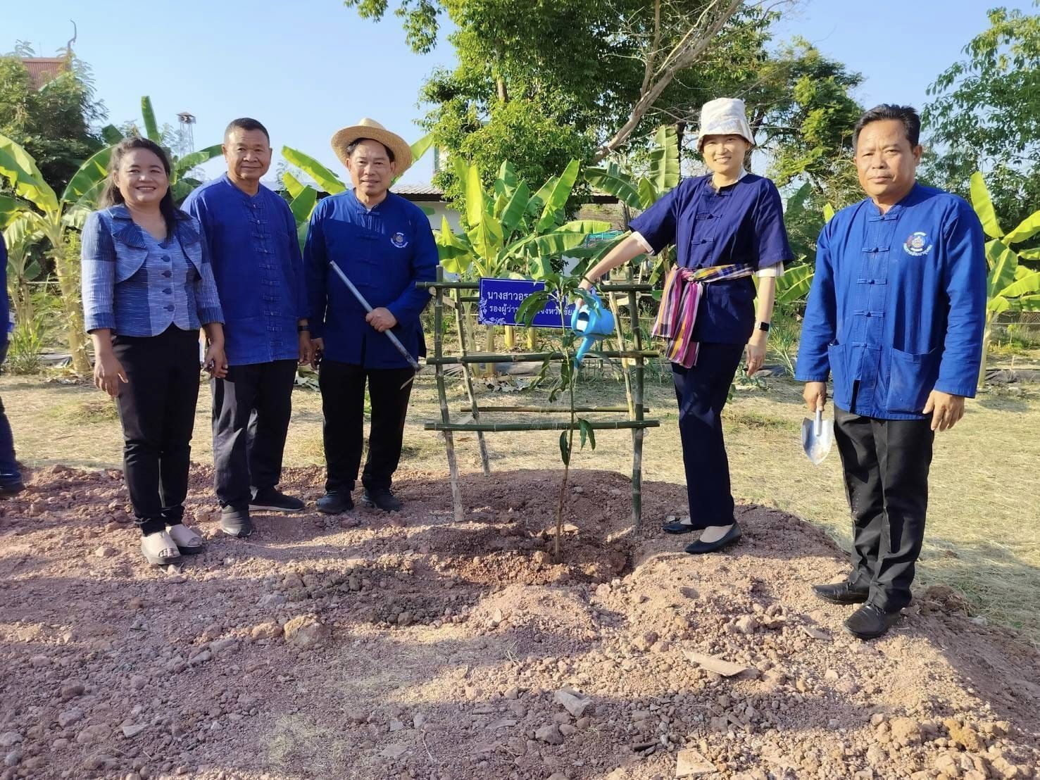 ผู้ว่าราชการจังหวัดชัยภูมิ ผู้นำต้นแบบตัวอย่างที่เห็นจริง “ปลูกพืช ปลูกผัก ปลูกรัก วาเลนไทน์”