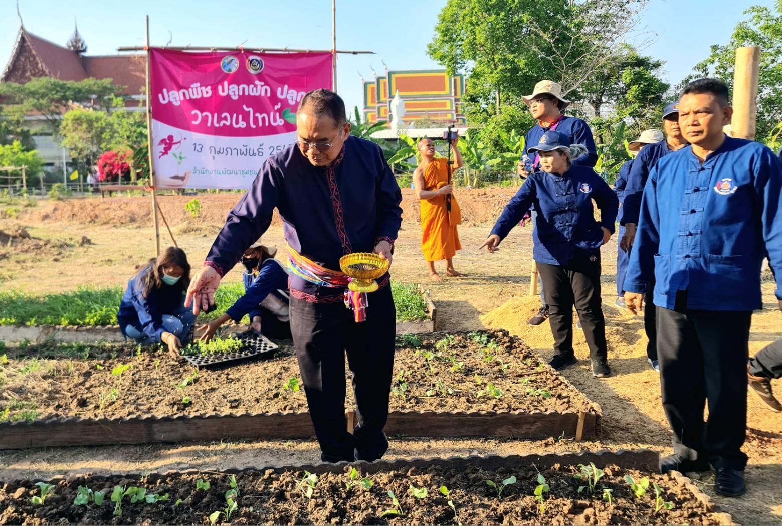 ผู้ว่าราชการจังหวัดชัยภูมิ ผู้นำต้นแบบตัวอย่างที่เห็นจริง “ปลูกพืช ปลูกผัก ปลูกรัก วาเลนไทน์”