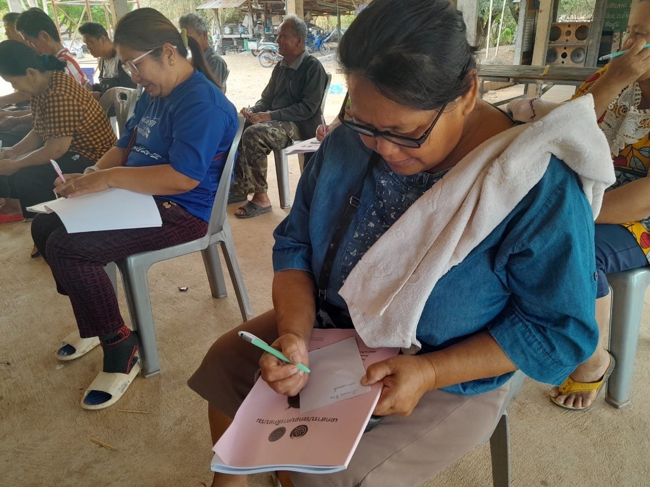 พช.ชัยภูมิ เสริมสร้างความเข้มแข็งขอชุมชนตามหลักปรัชญาของเศรษฐกิจพอเพียงแก่ครัวเรือนผลกระทบจากโครงการก่อสร้างอ่างเก็บน้ำลำน้ำชี อันเนื่องมาจากพระราชดำริ