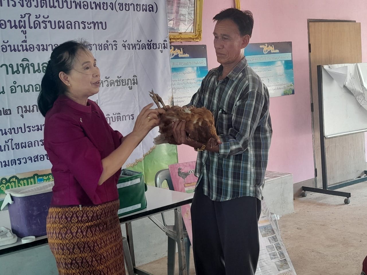 พช.ชัยภูมิ เสริมสร้างความเข้มแข็งขอชุมชนตามหลักปรัชญาของเศรษฐกิจพอเพียงแก่ครัวเรือนผลกระทบจากโครงการก่อสร้างอ่างเก็บน้ำลำน้ำชี อันเนื่องมาจากพระราชดำริ