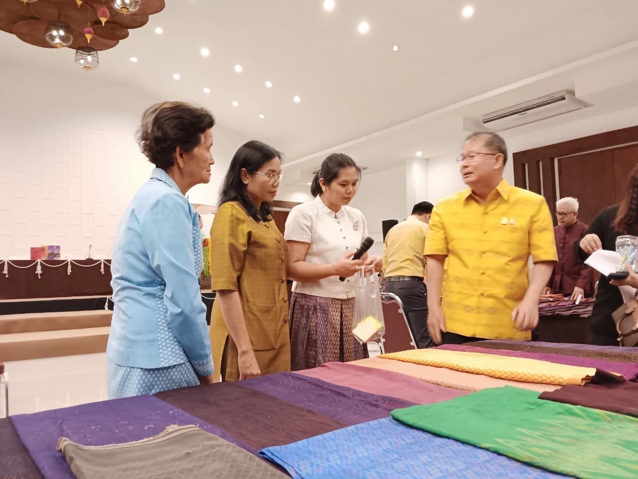 พช.ชัยภูมิ ร่วมกิจกรรม Workshop เพื่อศึกษามรดกภูมิปัญญาผ้าไหมชัยภูมิ