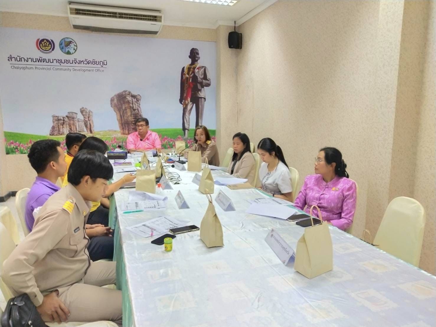 พช_ชัยภูมิ หารือแนวทางขับเคลื่อนขจัดปัญหาความยากจนครัวเรือน TPMap คณะทำงานขจัดความยากจนและพัฒนาคนทุกช่วงวัยฯ 7 มิติ 2 ด้าน จังหวัดชัยภูมิ