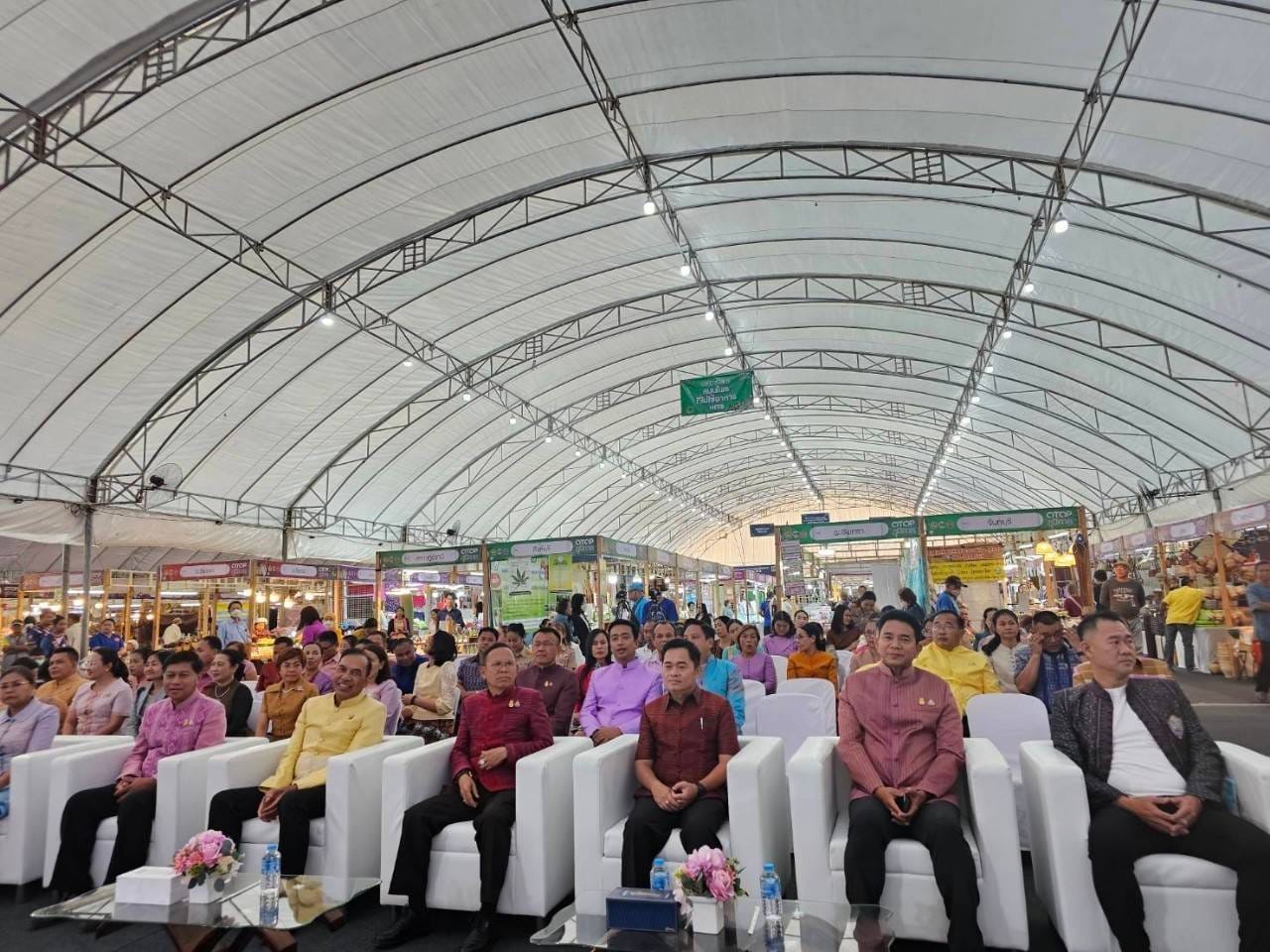 พัฒนาการจังหวัดชัยภูมิ ร่วมพิธีเปิดงาน OTOP ภูมิภาค จุดดำเนินการจังหวัดสุรินทร์