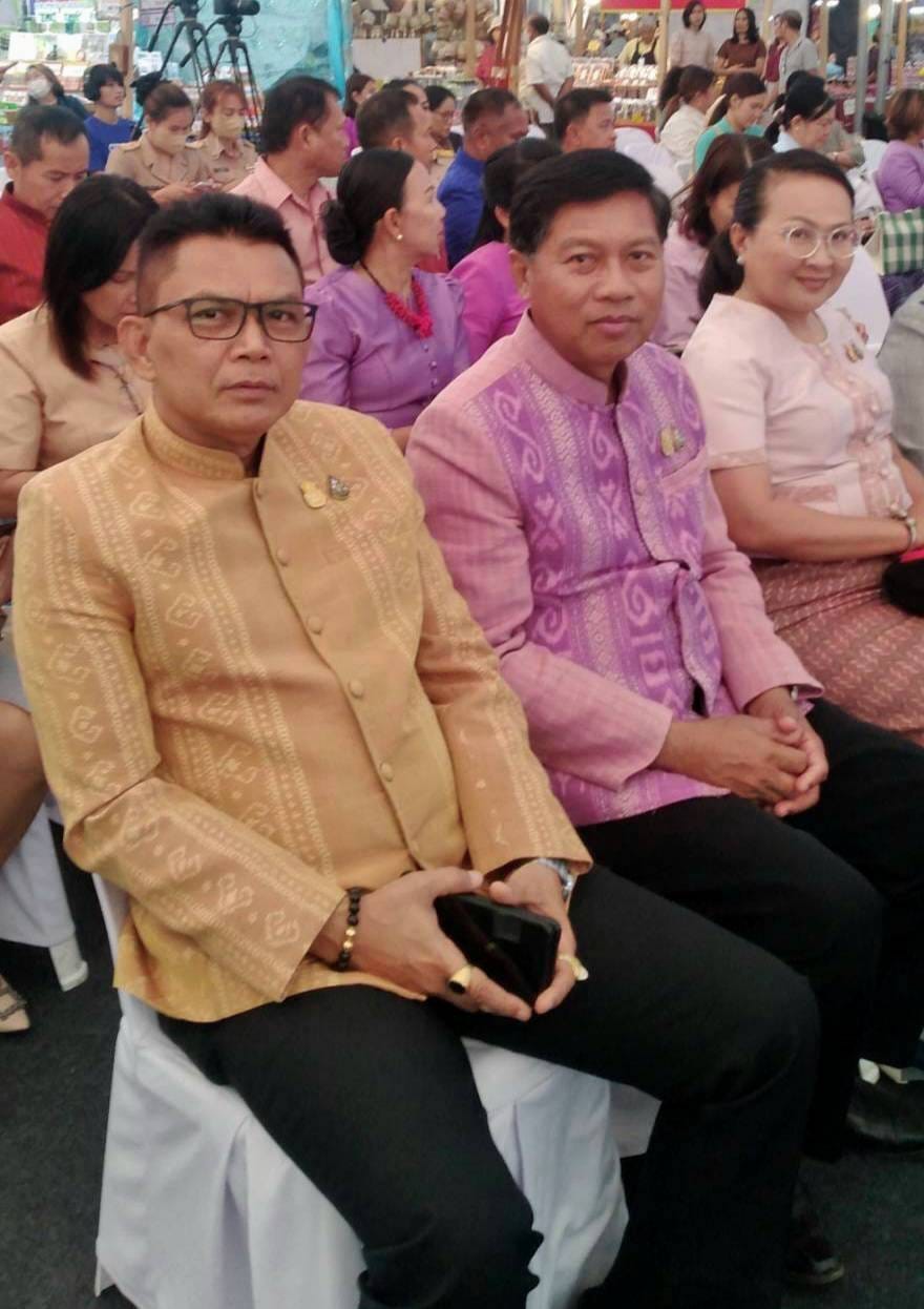 พัฒนาการจังหวัดชัยภูมิ ร่วมพิธีเปิดงาน OTOP ภูมิภาค จุดดำเนินการจังหวัดสุรินทร์