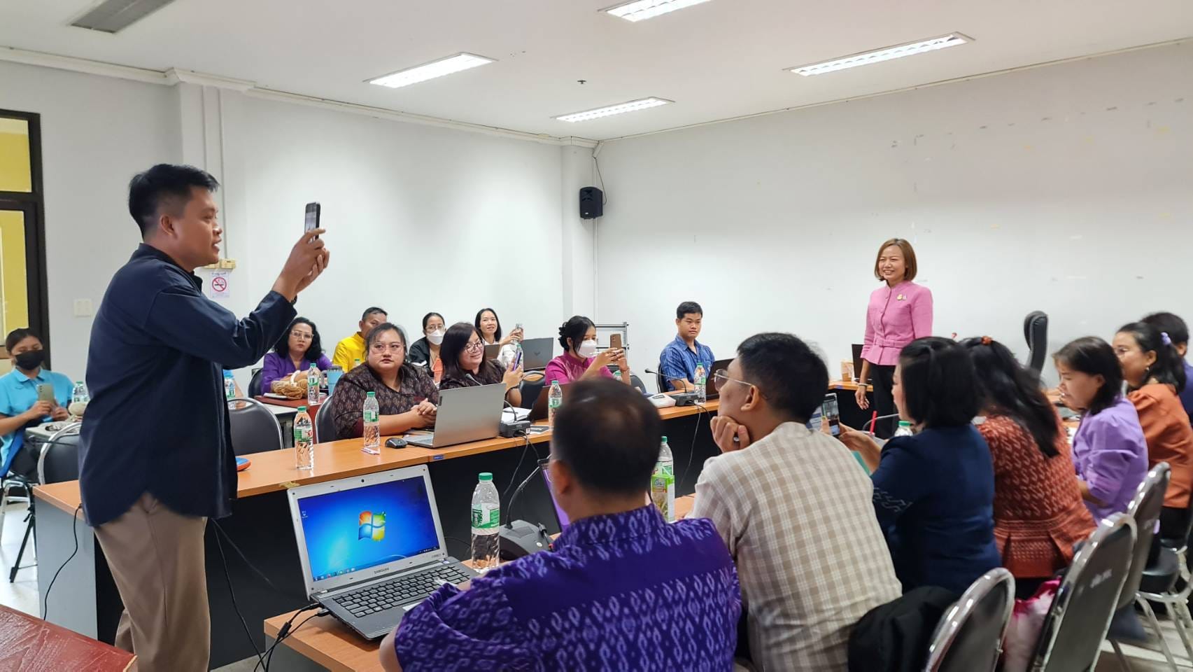 พช.ชัยภูมิ จัดฝึกอบรมโครงการพัฒนาบุคลากรเพื่อเสริมสร้างภาพลักษณ์สำนักงานพัฒนาชุมชนจังหวัดและอำเภอด้วยการประชาสัมพันธ์