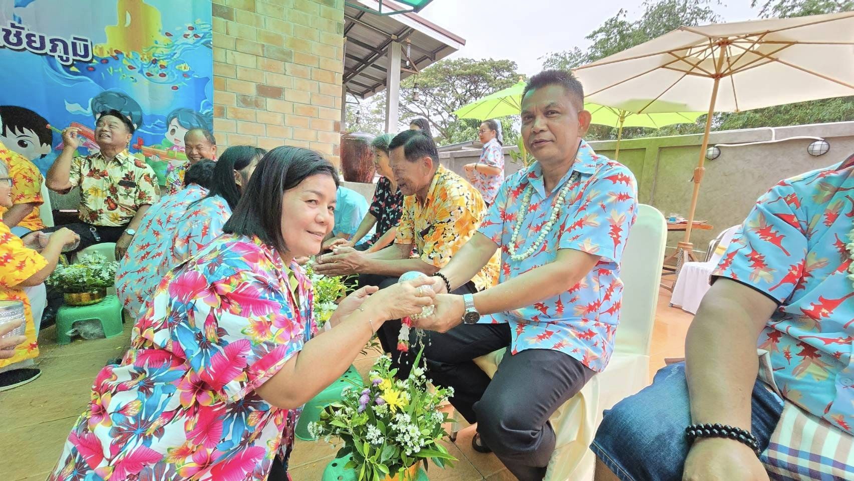 พช.ชัยภูมิ ร่วมสืบสานประเพณีและวัฒนธรรมไทย เนื่องในเทศกาลสงกรานต์ 2567